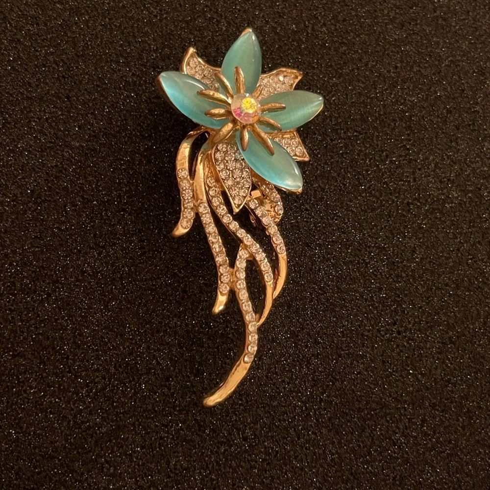 Brooch Pin - Picture 1 of 6